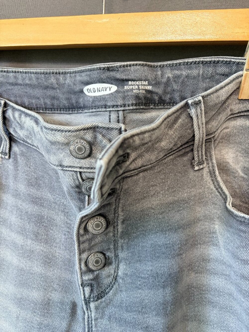Old Navy Super Skinny Light Wash Jeans Women’s Button Fly